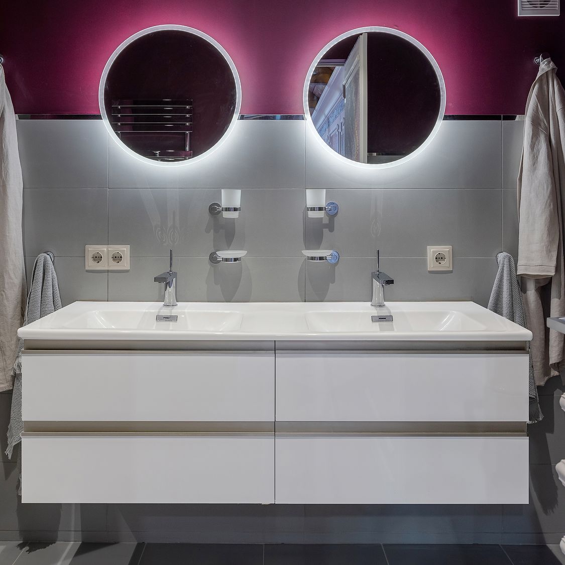 Розетка с заземлением и шторками (слоновая кость) a051480, W1171103 (Werkel, 4690389155758) - Amppa.ru